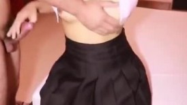 漂亮大奶美眉 身材丰满 奶子浑圆饱满 被大鸡吧无套输出 淫水泛滥 奶子哗哗 上位骑乘疯狂打桩 射了一逼口