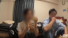 FC2 4548497 【限时发售至10月15日】“大硬♡可以放进去吗……？”在处女大学生家里与已婚女人的最佳笔触♡我无法抑制淋浴和暨在我体内...很多次在床上让我们做吧♡*包括评论奖金-1