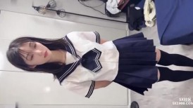FC2 4550484 【个人拍摄】冷静利落的美人4「鸡巴硬了…♡♡」刚毕业的水手服，硬鸡巴轻松插入，中出量大♡♡[是]