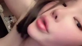 H国绝世颜值极品人妖TS,OF私拍 闷骚美妖在家里露脸自慰珠棒玩弄屁穴