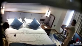 9-19新流出安防酒店高清偷拍❤️精品反差婊眼镜文艺短发学妹偷情猛男大叔被打桩爆插啊啊尖叫