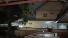 【你的淫荡姨妈】泰国轻熟人妻型巨乳网黄御姐「5XSQ」露脸大尺度私拍 风骚露出男女通吃多穴满足【第一弹】 (1)