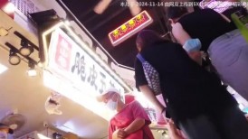 YC商场一路跟踪抄底短裙少妇的大肥臀和极品骚丁