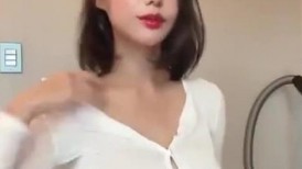 FC2 4573889 【限量发售】堪比偶像的韩国巨乳美女！近距离观察业余自慰！ [未经审查]