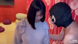 FC2 4575988 100% 天真 一个微胖素人的连裤袜被撕裂并射入她的阴道。傲娇素人第一次做爱，还不成熟！