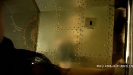 KTV女厕全景偷拍脚打滑摔个B朝天的妹子 幸好不是处女否则处女膜都摔破