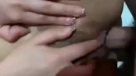 酒店约炮丰满的女同事打了一炮没爽够还一直揉着阴蒂完美露脸