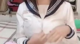 “我给哥哥看看我逼逼里都有什么”网黄女主播小浣熊激情自慰给金主们准备了很刺激很刺激的东西