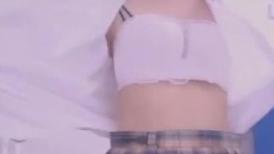 曾火爆全网的艺校系列未流出视频 清秀JK服美少女浴室洗澡自拍~撩人透明内裤还是白虎逼