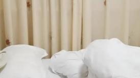皮肤白皙的大奶女仆深夜诱惑狼友，奶子又大又软放肆揉捏精彩刺激，自慰逼逼呻吟撅着屁股等狼友来草不要错过