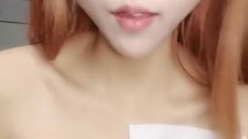 面罩小妹妹居家操逼！黑丝美腿情趣内裤！给炮友足交，张开双腿抽插，娇喘呻吟喊好舒服