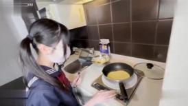 FC2 3163457 セーラー服を着た中◯生感溢れる貧乳スレンダーみくちゃんの手作り料理を楽しんだ後に着衣セックス　最後はパイパンきつまんこに生中出し【レビュー特典：高画質版】 [有]