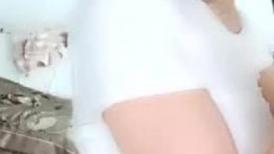 非常骚的纹身骚货露脸与大哥激情啪啪，口交足交玩的非常嗨皮，全程露脸高能各种爆草抽插，直接给鸡巴干软了