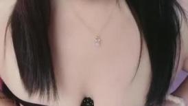 性感美少妇，轻熟女级别，黑网巨乳，搓胸露穴，手揉搓阴蒂淫水流出