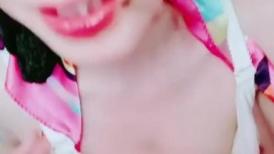 骚气横生的年轻妈妈，满嘴淫语女上位啪啪操黑丝长腿口交打飞机花样姿势