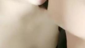 颜值不错粉穴少妇【勾引小哥】口交撸硬上位骑乘自己动，无毛嫩逼最后内射，很是诱惑喜欢不要错过