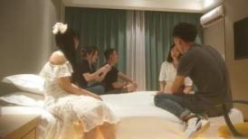 【换妻极品探花】，巅峰对决，三对夫妻今夜淫乱聚首，玩情趣游戏-1