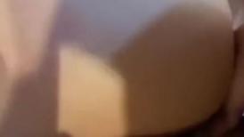 大奶美眉 啊啊 爸爸打我 爽死了 操死了 大屁屁高中生被操的骚叫不停 大奶子哗哗