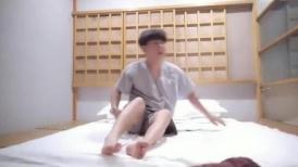 小伙在按摩室偷录和大奶子女技师又舔又抠的打炮全过程
