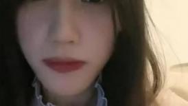 新人女仆装漂亮妹子，露脸手持镜头拍摄，特写蝴蝶逼手指揉痘痘自慰