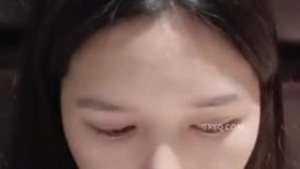 文静小姐姐！酒店开房激情大战！抓起大屌舔弄，灵活小舌头，蜜桃美臀，第一视角后入抽插