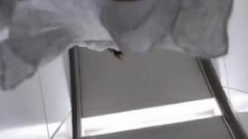 【最新❤️极品❤️抄底】牛逼大神地铁跟拍制服妹子抄底❤️绿裙御姐的丰臀太紧绷 都看不到内内了 高清1080P原版无水印-3