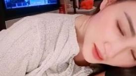 【红日慢慢落下】真好玩，喝点小酒有些醉了忍不住勾引了姐夫，惨遭内射，还被爆菊