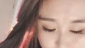 新来的御姐女神，露脸直播精彩大秀，逼逼水嫩光滑，大黄瓜插逼诱惑，呻吟可射淫声荡语不断，精彩不要错过
