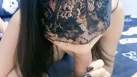 贫乳苗条小姐姐！白皙皮肤！翘起蜜桃臀求操，樱桃小嘴吃大屌，骑乘位操嫩穴