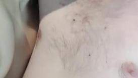 酒店偷情白嫩人妻，抱在一起亲亲吻吻，好美好的感情，一直吻不停！