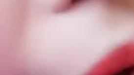 颜值不错的吊钟奶小少妇Q啪啪，逼里还塞个道具口活大鸡巴，后入蜜桃臀JQ抽插浪荡呻吟，自慰骚逼特写