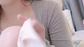 圆圆脸网红美少女！收费房诱惑秀！撩起衣服白嫩奶子，掰开小穴水嫩多汁，只给看不自慰