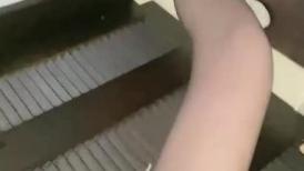 车模下海！性感颜值美女！吸蛋舔屌超淫荡，特殊视角插穴，主动骑乘位，美臀大力猛砸