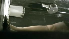 酒吧女厕套装裙黑高跟韵味白领,两片肥厚的唇肉和窄洞让人心痒痒