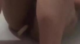 校园霸凌-脱光月经期女同学衣服并用筷子插入她阴道,还强迫她把自己流的月经吃掉