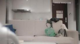衣甜美妹子情趣装丁字裤，镜头前摸穴特写妹子自摸后入猛操