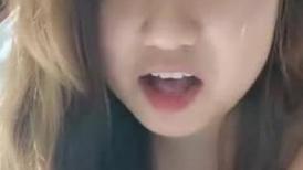 漂亮美乳独腿女孩为还债 第一次在酒店约粉丝啪啪 为赚钱献出直播处女操 竟是个傻逼粉丝带两个套操