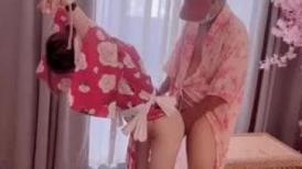 与和服小姐姐的约会，民宿闺房大战三百回合，站着艹，舒服！