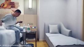 短裤长腿妹子，脱光光调情一番穿上黑丝乳推舔菊，大力猛操呻吟娇喘诱人