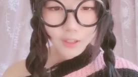 极品尤物美少女！清纯系天花板！双马尾一脸呆萌，给大家小秀一波，脱下内裤看穴，一线天白虎馒头B