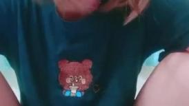 气质高挑新人妹子露脸卧室床上自慰，阴毛很少 岔开大腿特写蝴蝶鲍鱼