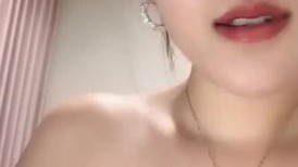 长相酷似《狂飙》大嫂「陈书婷」的超高颜值新人主播下海，道具抽插骚穴呻吟不断，坐在马桶上高潮连绵喷水【第二弹】