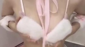 颜值福利姬嫩妹【5XSQ】小白兔，高颜值白虎穴，粉奶粉穴 (2)