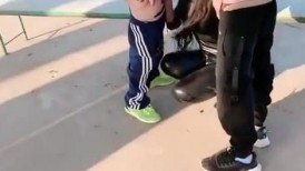 极品少妇 与两个炮友户外亭子内3P，一手一只大鸡巴双管齐下，你艹了我来艹刺激又爽快