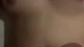 極品反差婊 少婦說給她老公帶綠帽子的感覺很刺激 讓他回去舔剛被操過的騷穴更刺激 (1)