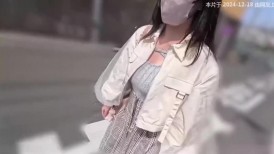 FC2 4588560 【早上、下午部分】【同屋戴绿帽子】神级美女和男友住在一起，趁男友不在的时候，我们在客厅和卧室做爱。 [是的]