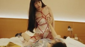 小伙酒店重金约炮极品身材的大二兼职美女 玩捆绑绳艺各种姿势啪啪完美露脸