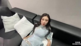 una尤奈_朋友的淫穴女友_KTV里淫乱大战_Una尤娜