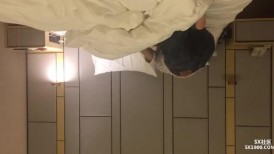 中年领导酒店潜规则美女下属 换上黑丝各种姿势啪啪完美露脸 (1)