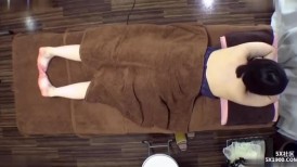 FC2 4597050 *半价直到1/8 [无/主要故事Mufufu] 有点成熟的丰满巨乳美女来到我们的商店！我让她性感的身体变得闪亮，并按摩了她的乳房和阴户，所以我得到了特别的奖金。